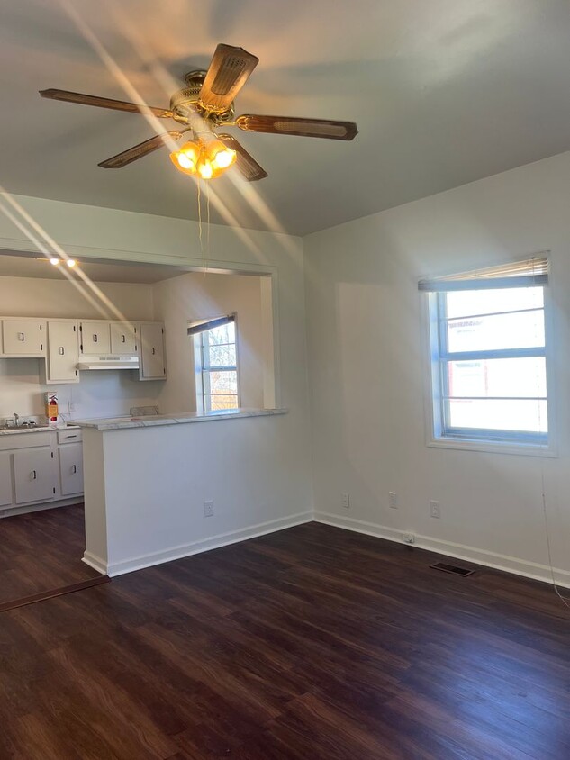 Foto principal - 1 month free with 13 month lease- East Nas...