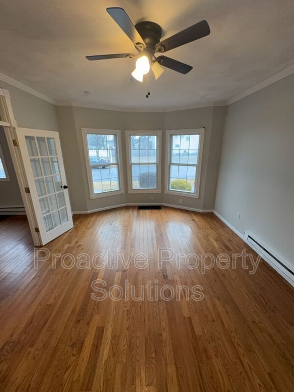 Foto del edificio - 746-748 River Street