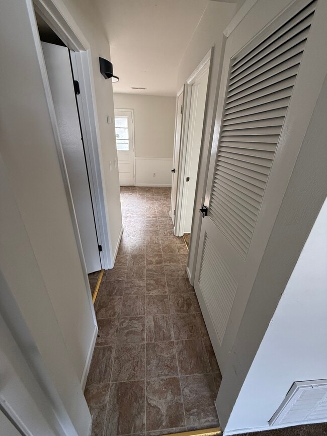 Photo - 2714 Center St Apartment