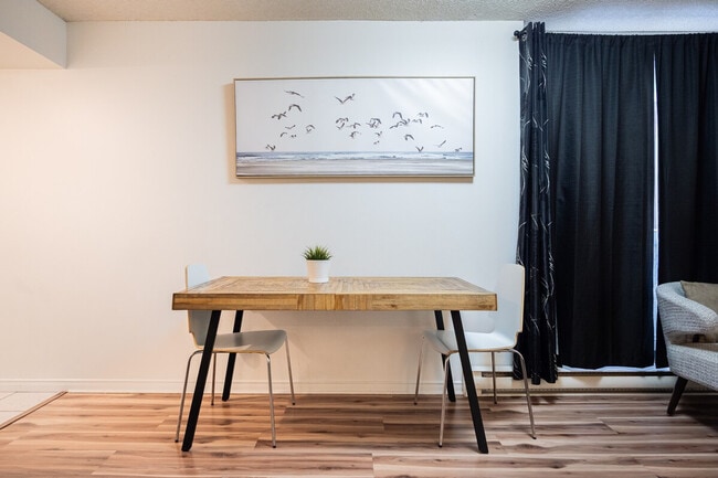 Building Photo - 1206 Rue Sanguinet