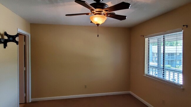 1st Master Bedroom - 1211 Metze Rd