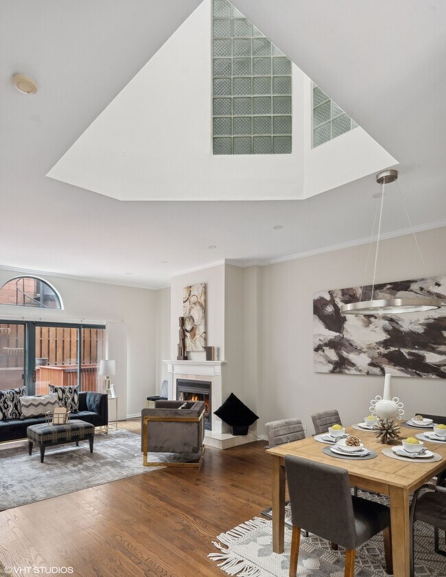 Foto del edificio - 1632 N Hudson Ave