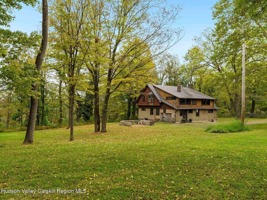 Foto principal - 5 Riverby Ln