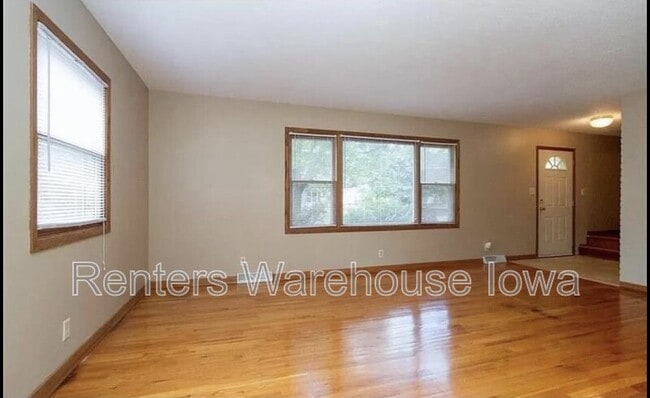 Building Photo - 4011 E Tiffin Ave