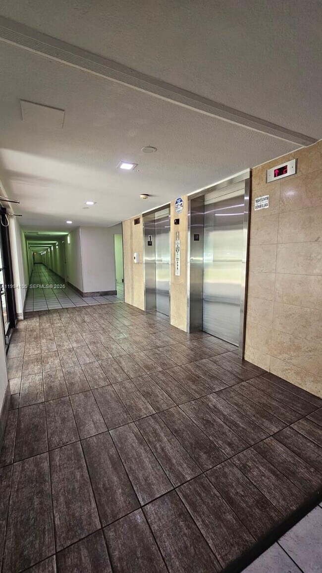 Foto del edificio - 8075 NW 7th St