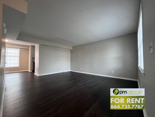 Foto del edificio - Excellent Location! 4/2.5 Townhome Available!