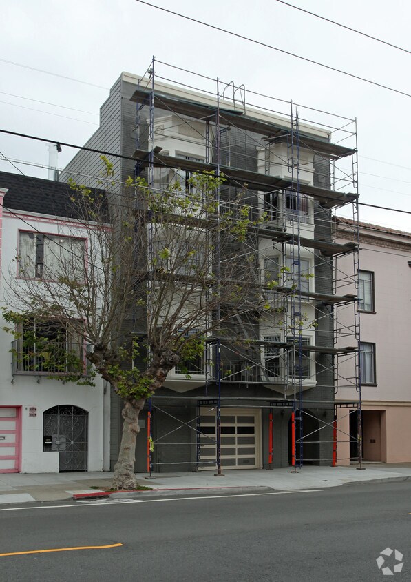 Primary Photo - 5940 California St