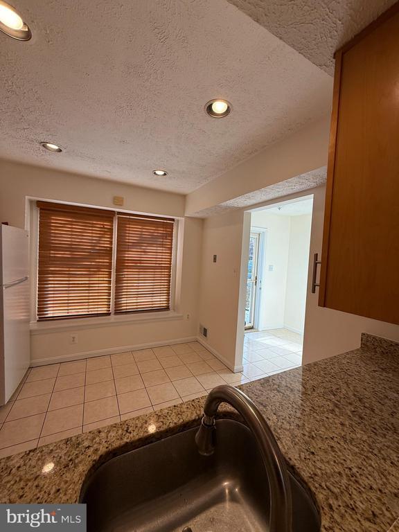 Foto del edificio - 5719 Independence Cir