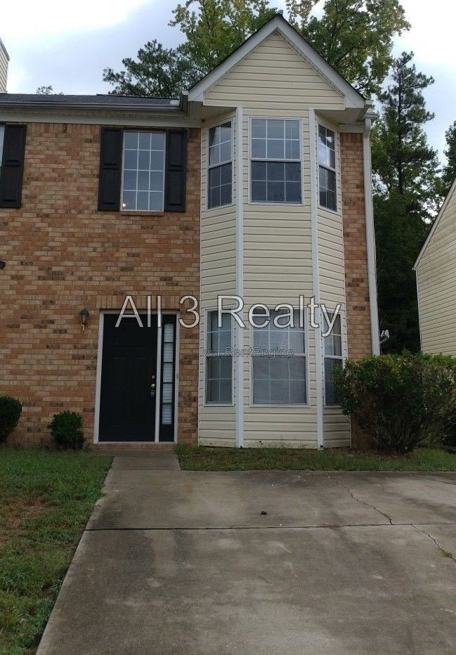 Building Photo - 5670 Hampton Ct