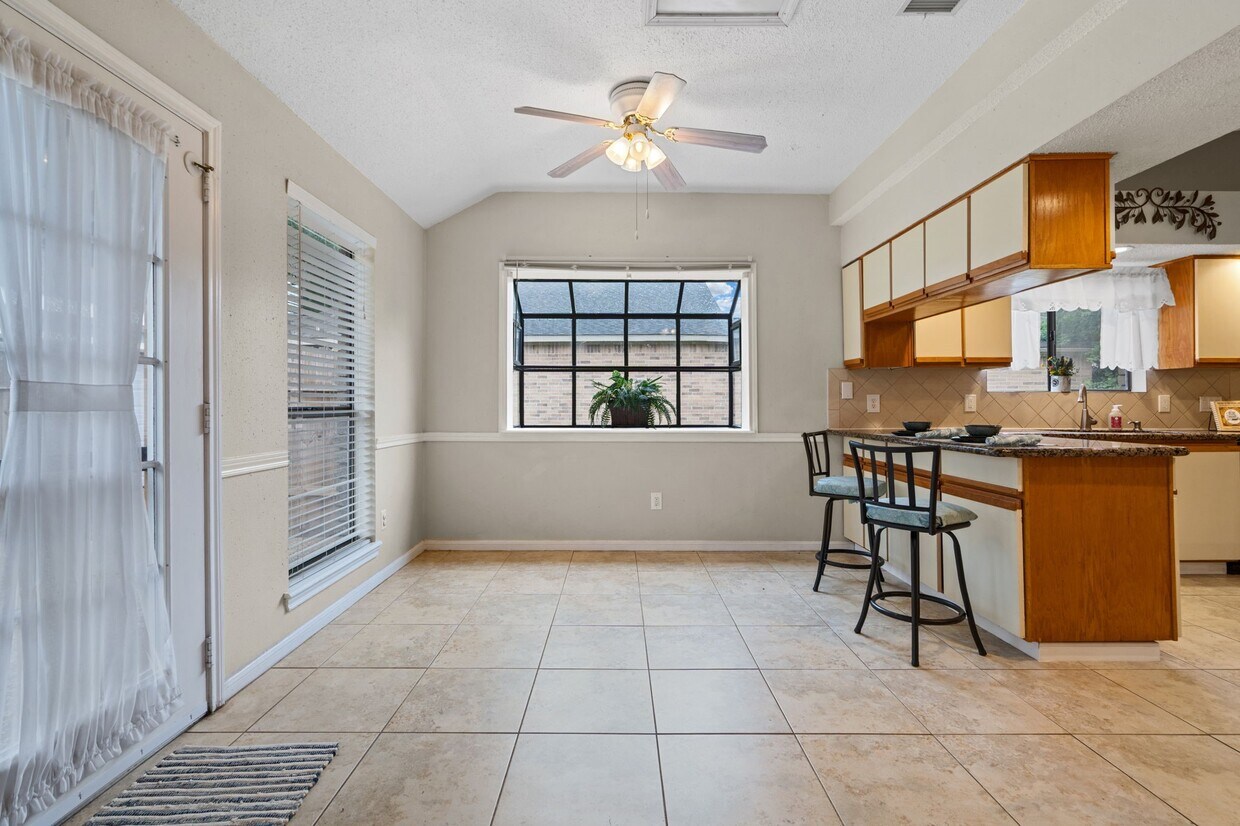 Foto del edificio - 815 Millpond Dr