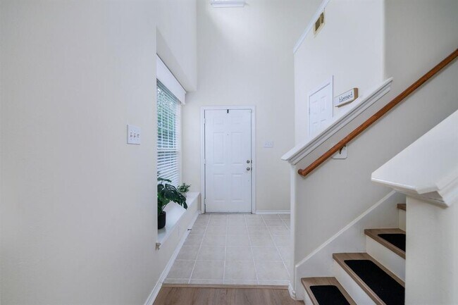 Building Photo - 127 N Camellia Grove Cir