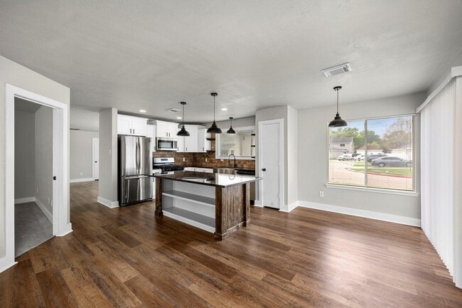 Building Photo - 9758 Farrell Dr