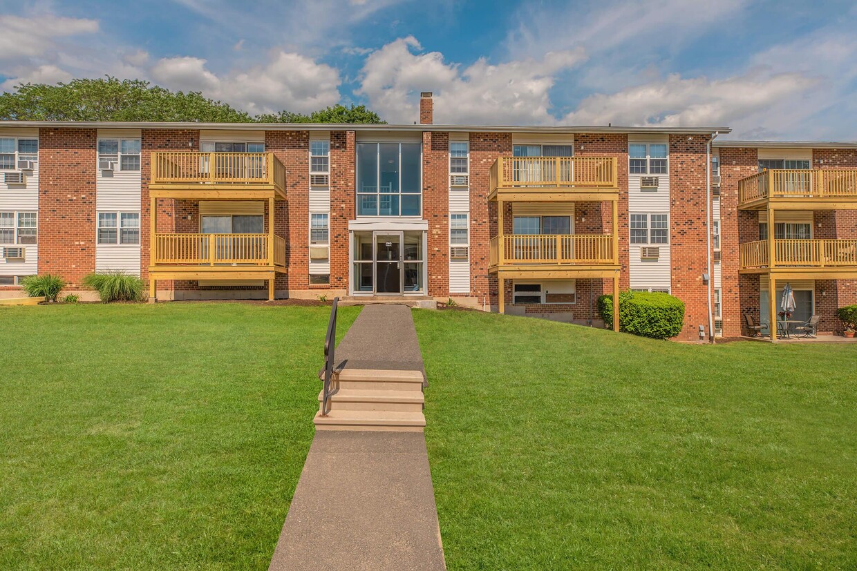 BIENVENIDO A PARKVIEW APARTMENTS EN NAUGATUCK, CT - Parkview Apartments