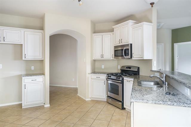 Building Photo - 5136 Hidden Knolls Dr