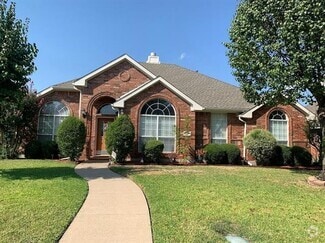 Building Photo - 3909 Clifton Dr