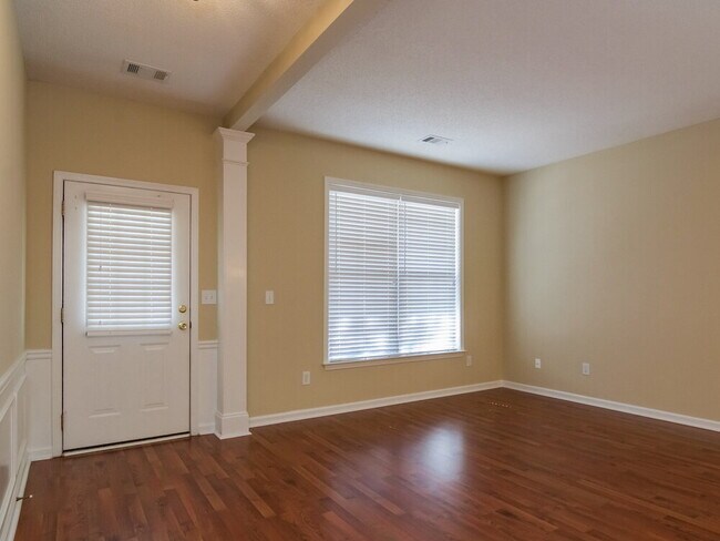 Building Photo - 3515 Ridgefair Dr