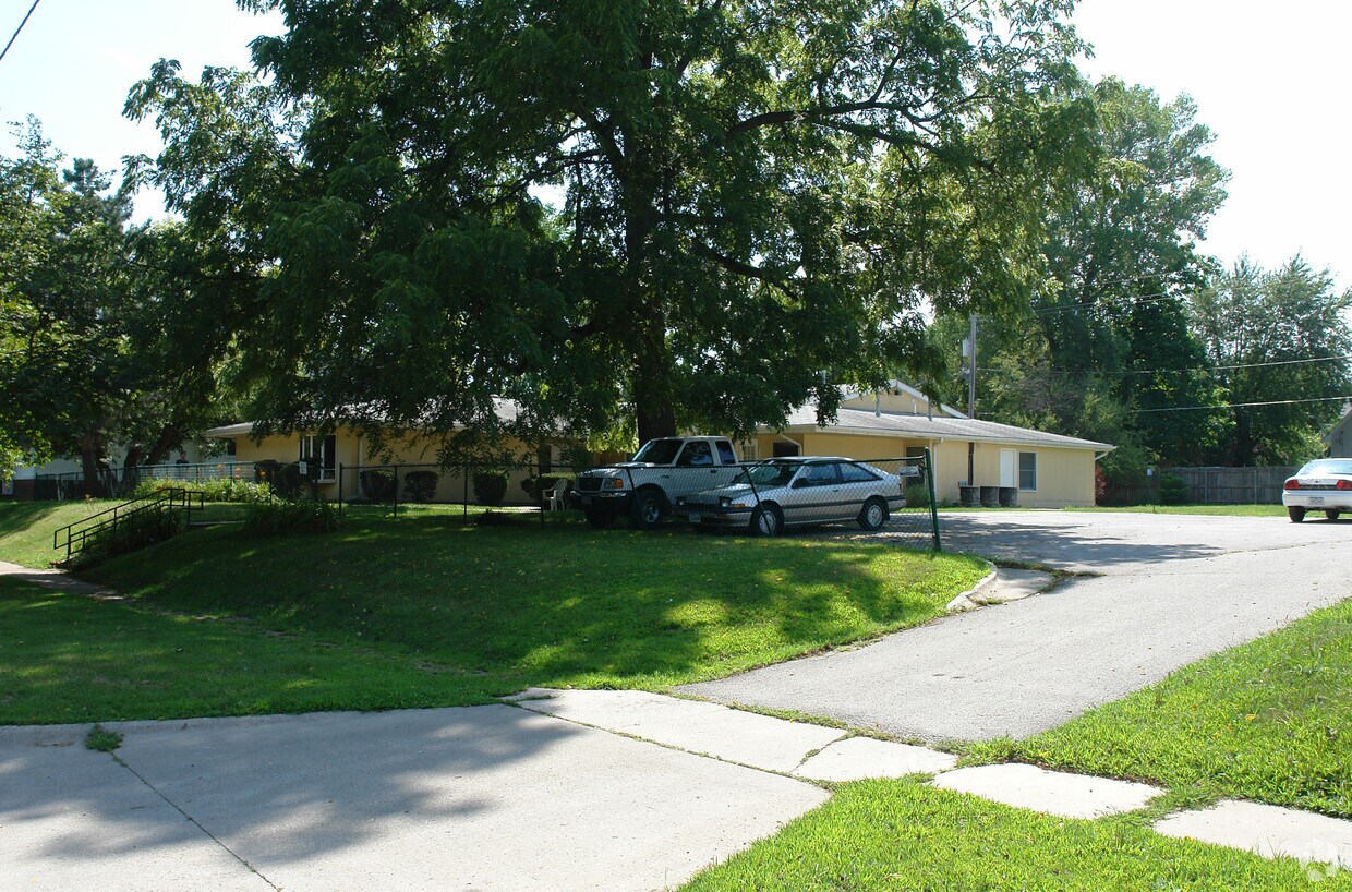 Primary Photo - 1316 22nd St