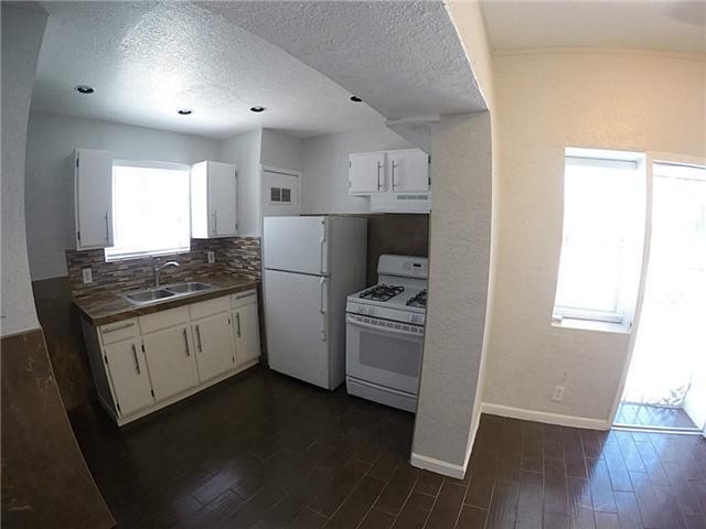 Foto del edificio - 8903 Old County Dr