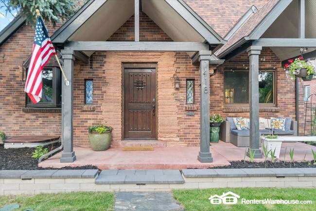 Foto del edificio - 1418 Glencoe St