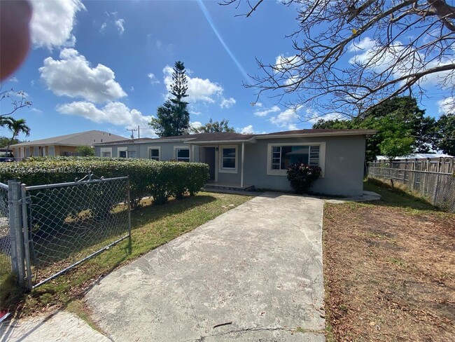 Building Photo - 10470 SW 172nd St