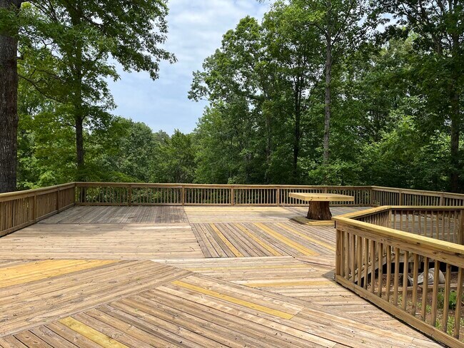 Building Photo - 163 Will Edwards Road