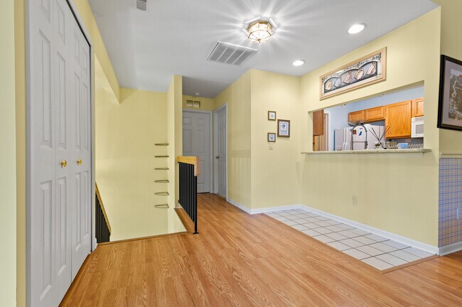 Foto del edificio - 43255 Woodbridge Dr