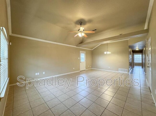 Building Photo - 4850A 205 Lp