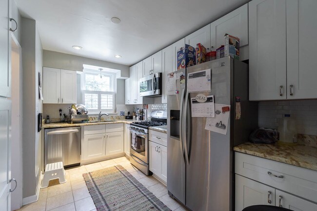 Building Photo - 1133 Kalmia Rd NW