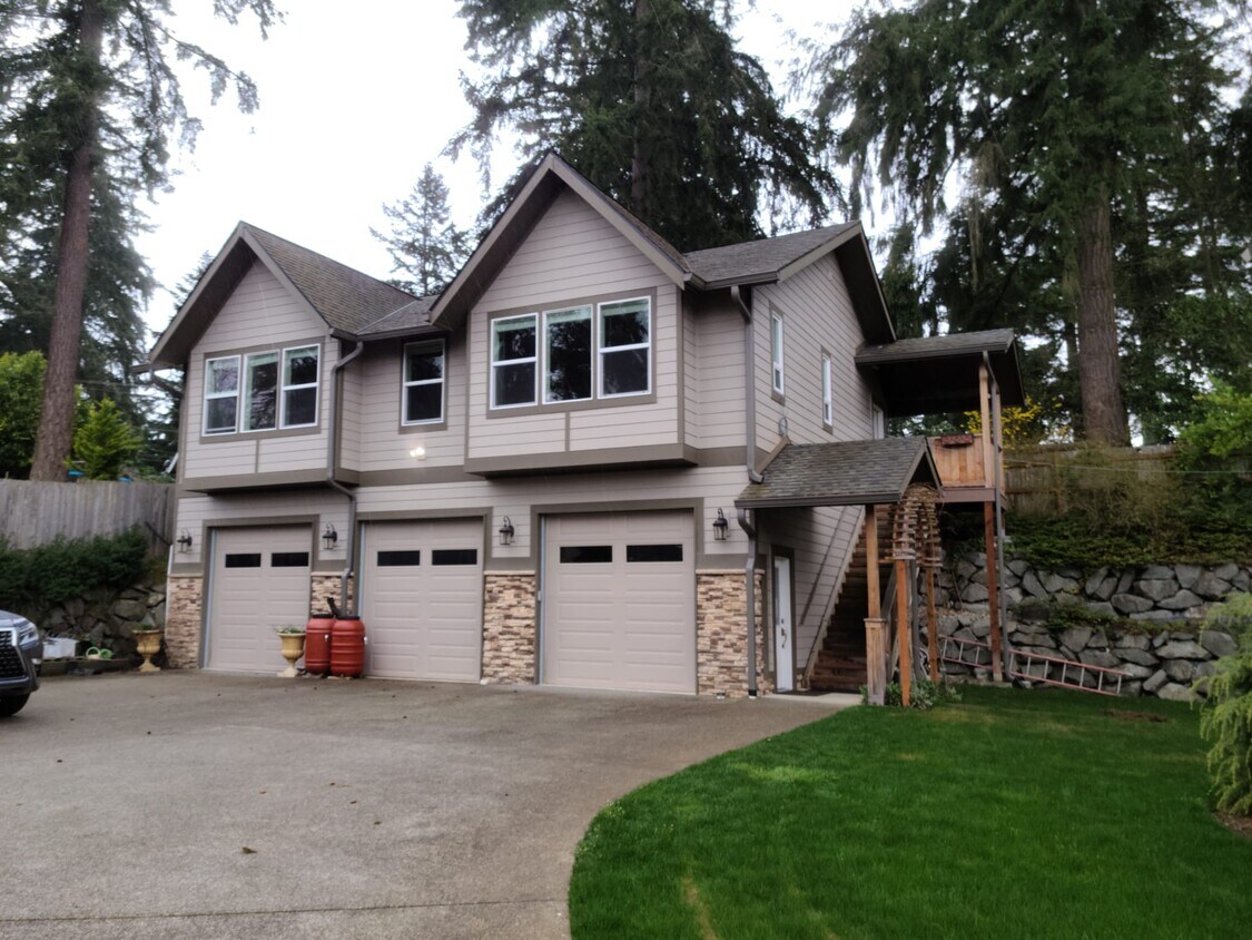 Primary Photo - 15419 SE 21st Pl