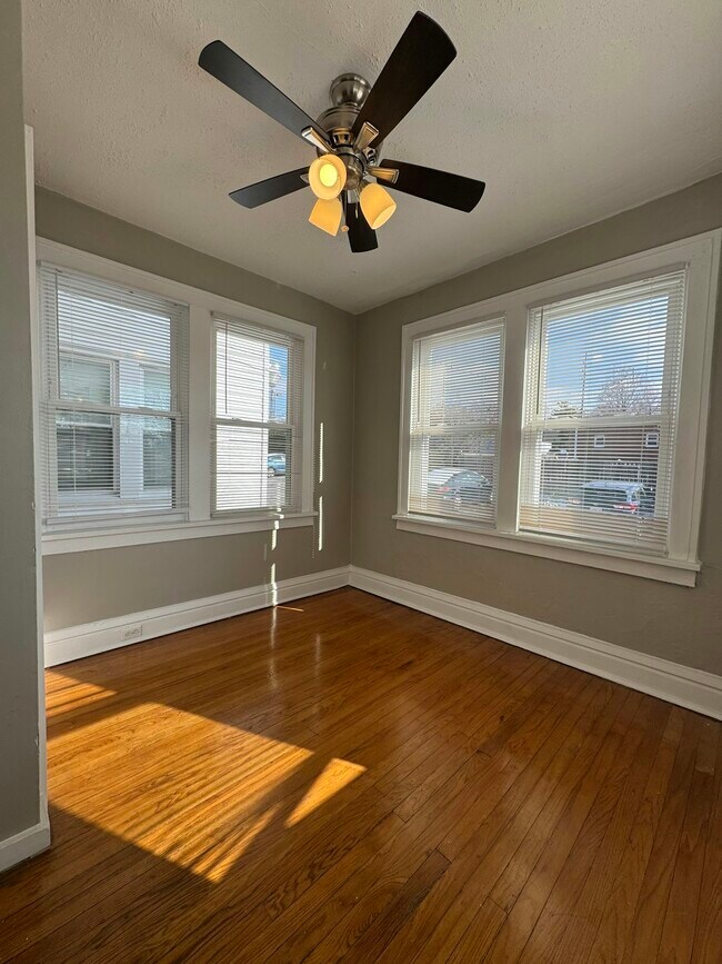 Foto del edificio - 1408 Woodland Dr