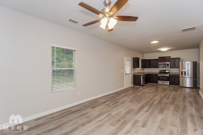 Building Photo - 376 Scotland Dr