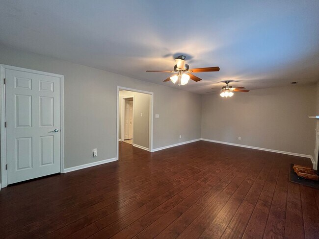Foto del edificio - 7406 Ashbury Ct