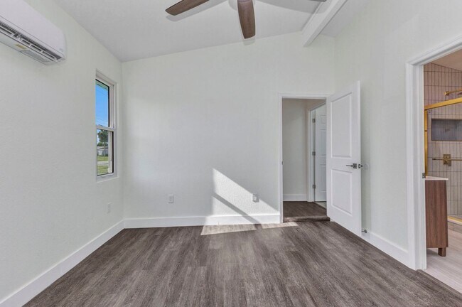 Building Photo - 1611 Sheehan Blvd