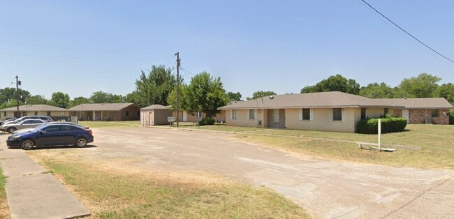 Building Photo - 502 San Antonio St