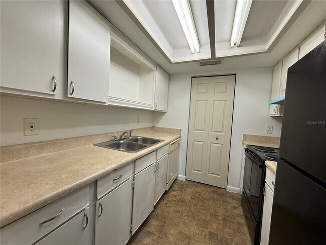 Foto del edificio - 402 SW 69th St