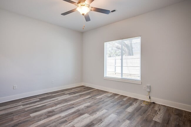 Building Photo - Frolli Villas Alex Plan