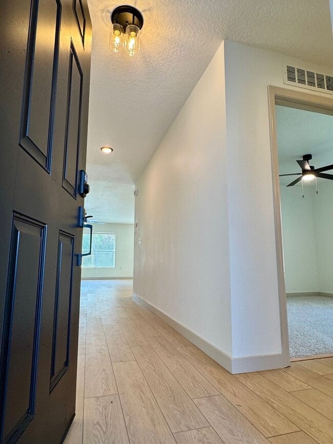Foto del edificio - Remodeled Single Family Home in Hunter's Ridge Ormond Beach