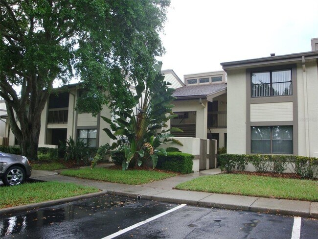 Foto del edificio - 270 Woodlake Wynde
