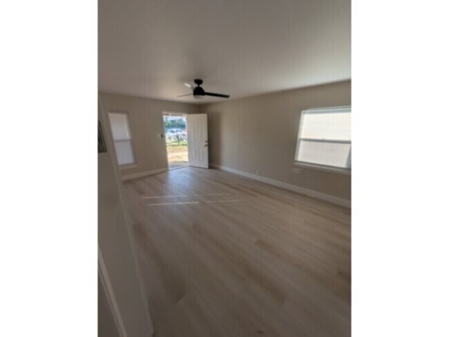 Foto del edificio - Updated 2 Bed Apartment