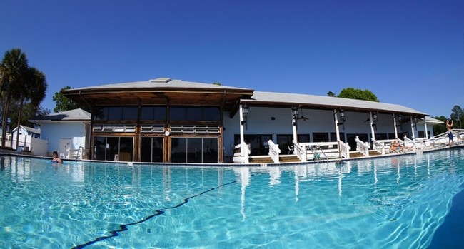 Pool - Lakeland Harbor