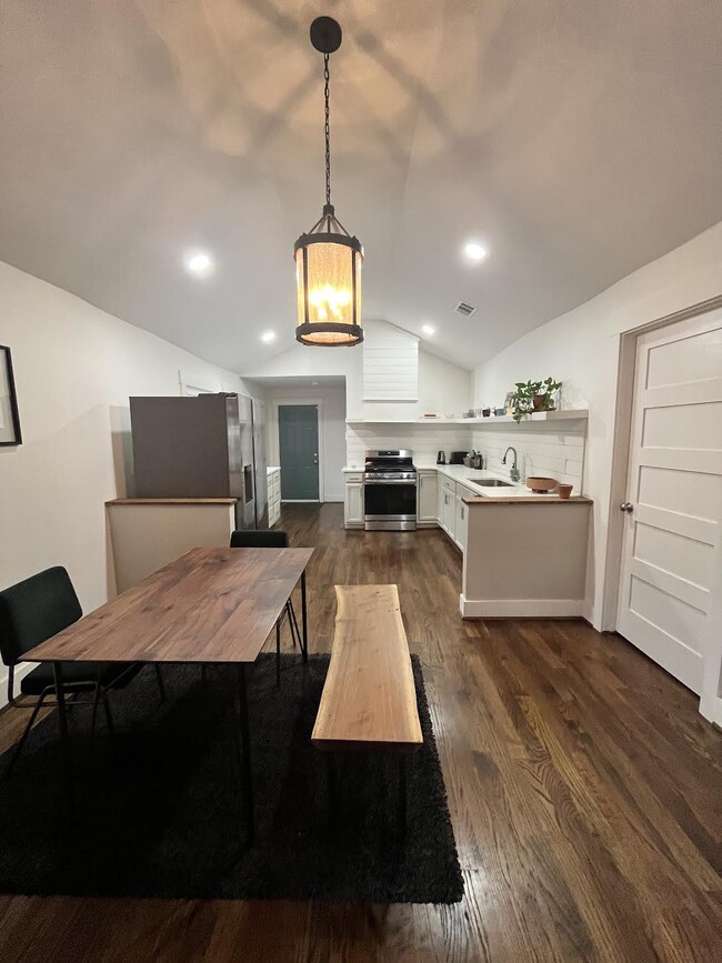 Foto del edificio - 394 Fletcher St SW