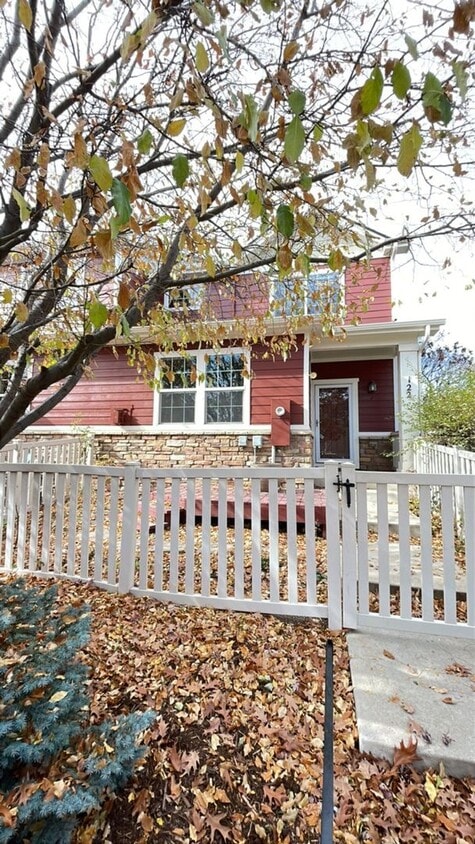 Primary Photo - 122 Jackson Dr