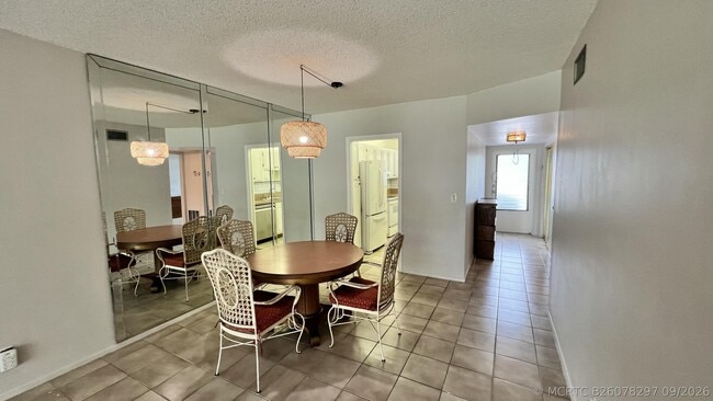 Foto del edificio - 2440 SW 22nd Ave