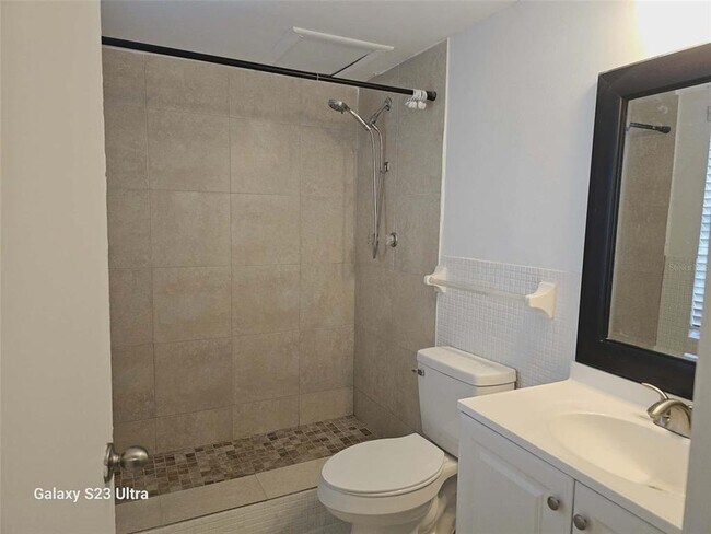 Building Photo - 1000 S Semoran Blvd