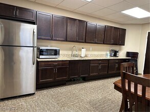 Building Photo - 558 Colony Park Dr