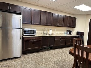 Building Photo - 558 Colony Park Dr