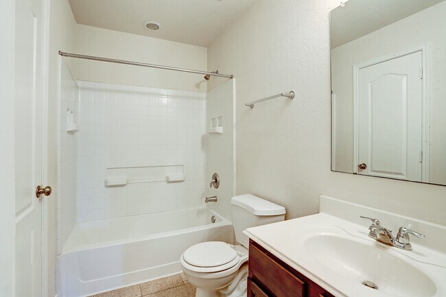 Foto del edificio - 25806 Westbourne Dr