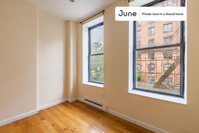 Foto del edificio - Room in Shared 4 bed/2 bath home