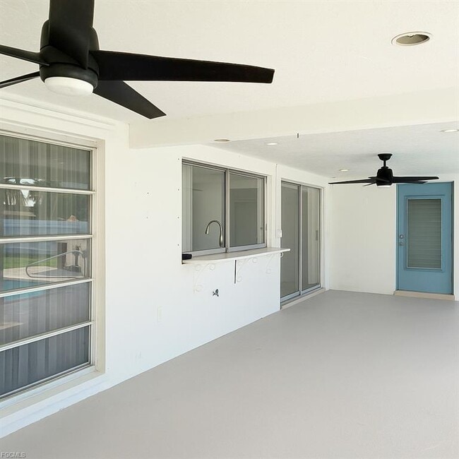 Foto del edificio - 204 El Dorado Pkwy W