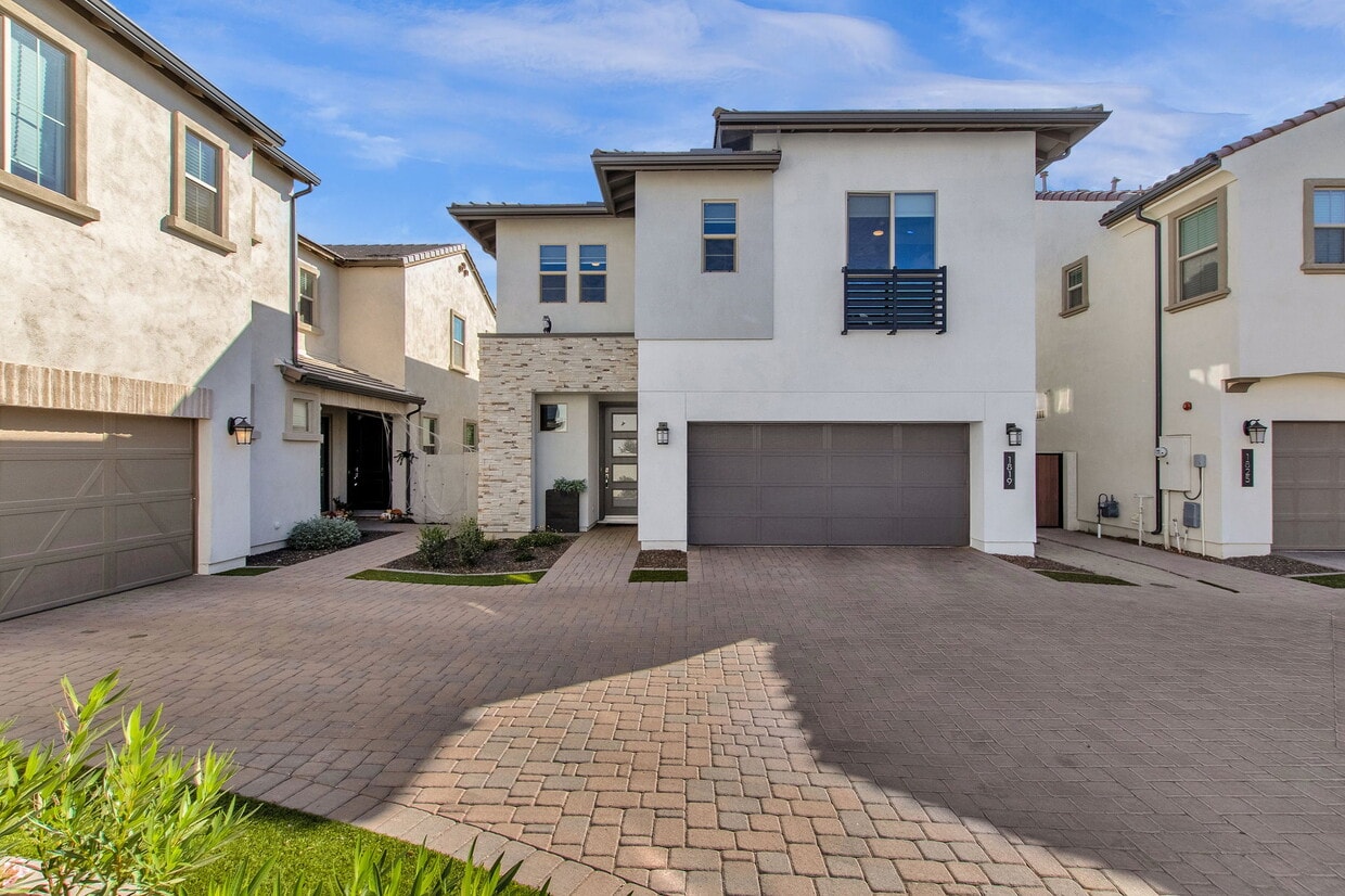 Front of house - 1819 S Follett Way